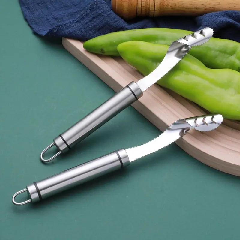 🔪Stainless steel serrated chili pepper deseeder