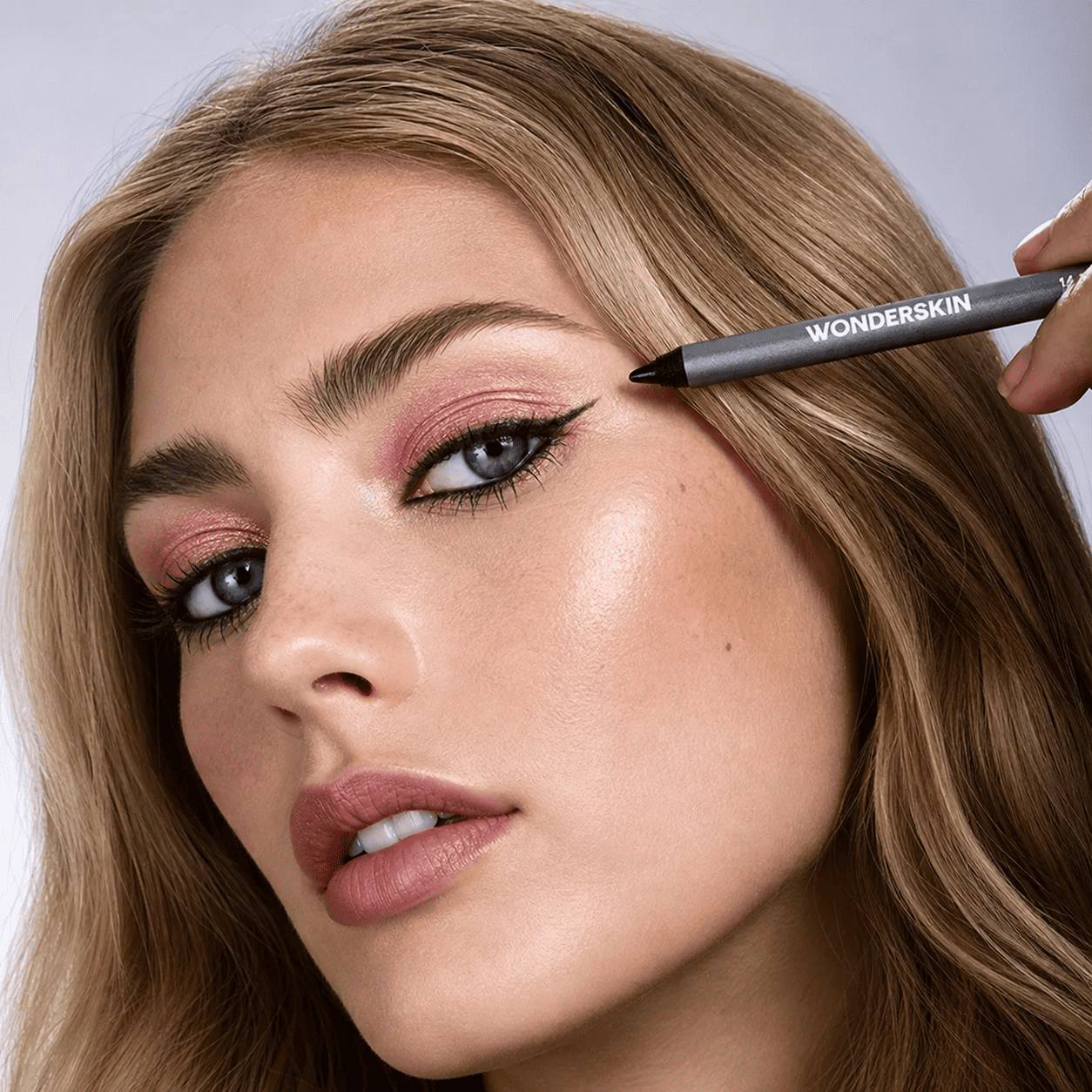 👁️ Waterproof Longwear Eyeliner – All-Day Perfect Lines ✨