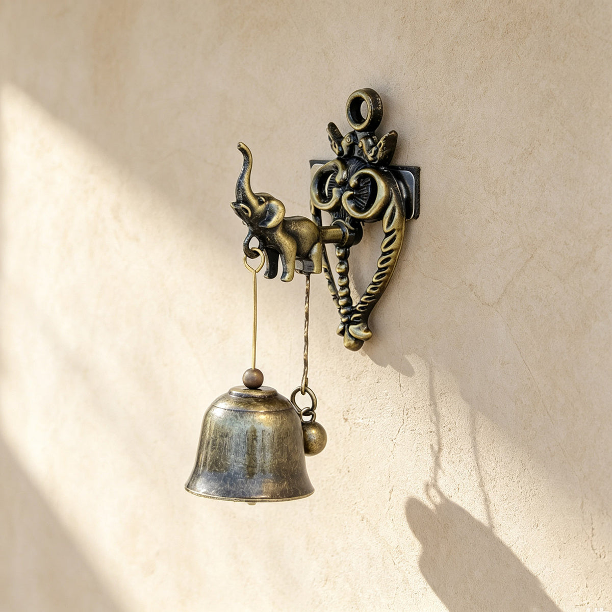 🐦 Vintage Animal Wall Bell 🔔 –Elegant Vintage Wall Accent for Home & Garden 🏡