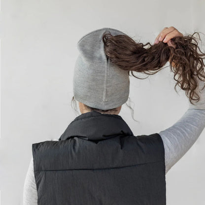 🧶 Magnetic Ponytail Beanie – Cozy Knit Hat with Ear-Covering Cuff