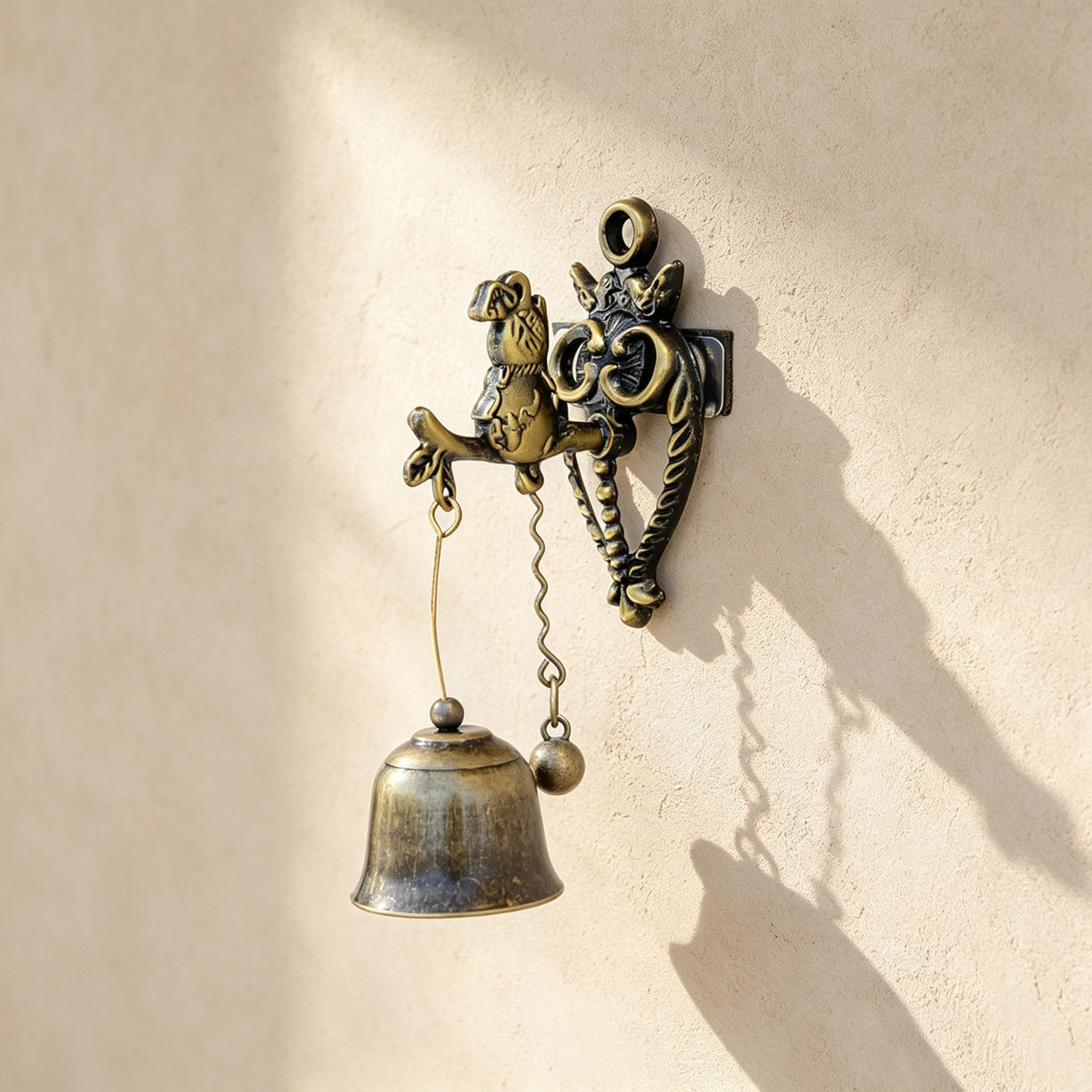 🐦 Vintage Animal Wall Bell 🔔 –Elegant Vintage Wall Accent for Home & Garden 🏡