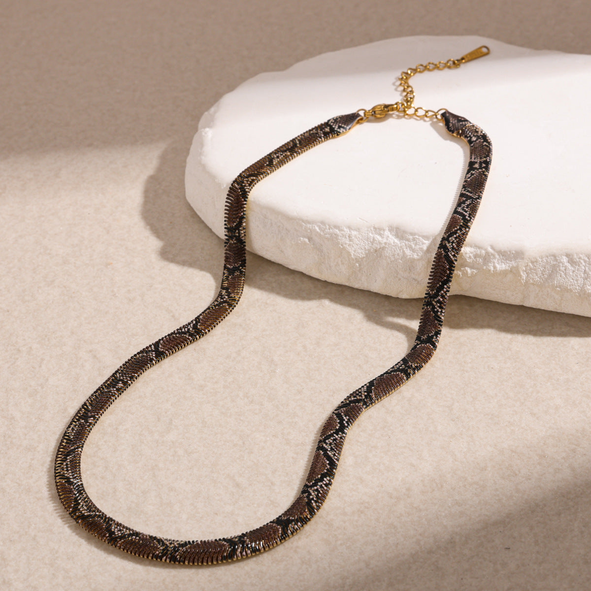 🐍 Realistic Snake-Inspired Necklace – Flexible Woven Statement Choker with Adjustable Fit