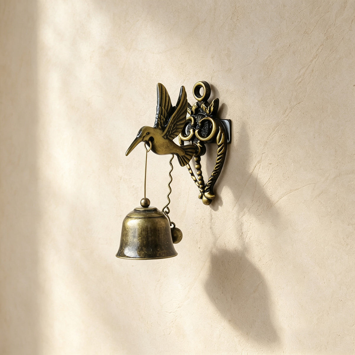 🐦 Vintage Animal Wall Bell 🔔 –Elegant Vintage Wall Accent for Home & Garden 🏡